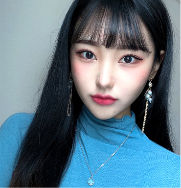 利用輪廓肉毒消除臉部脂肪後擁有V臉的模特