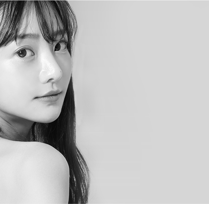 經過第二代拉拉皮膚修復煥膚護理增強肌膚的模特